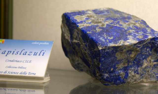  Lapislazzuli, goethite e vurroite: nel Campus di Bari alla scoperta del Museo di Mineralogia